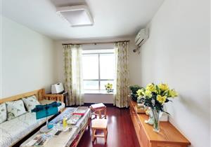 精装南向2房，中间楼层，装修保养好，满五唯一，近地铁口