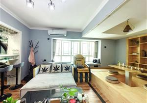 装修漂亮的房子，业主诚心出售，周边配套齐全