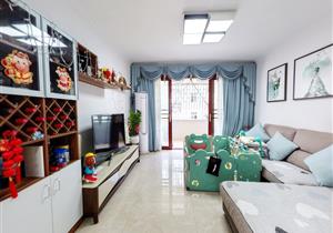 地铁口，拎包入住，业主诚心出售，看上可谈。