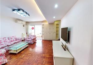 锦绣花园大社区，117平东南向，通风采光好，环境优美交
通便