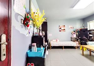 桃园站。距离在建的12号线南头古城站只有100米，1000米