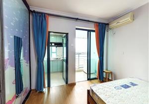 180近期入手看这套，业主有心卖，配套齐全，租金高，采光通透