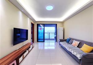 万科麓城客厅朝南户型三房，业主诚意出售