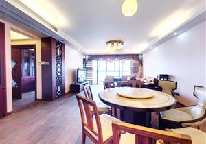 资源丰富，小区内自带三所幼儿园，带地下车库，户型方正