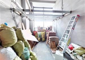 豪华装修，业主诚意，价格好谈，看房方便