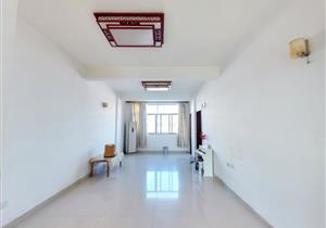 急售好房，地铁口，随时看房拎包入住。满5年费用少。