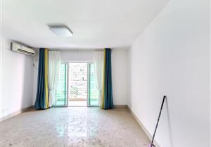 业主诚心出售，价格可谈。看花园景色、