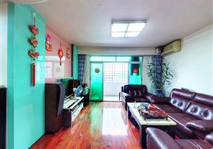 近期入手看这套，业主急卖，配套齐全，租金高，采光通透