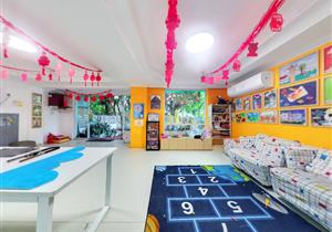 一楼带花园复式房 出门地铁站交通便利 莲塘繁华地段