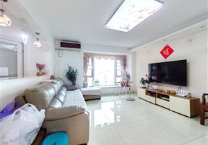 小区配套齐全，自带底铺50间，完全满足业主日常生活所需