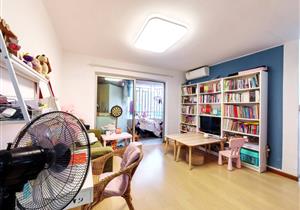 华丽花园精装修3房满五年诚心出售 价格好谈