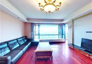 香域豪宅小区，户型好，使用高，南北通透，看房约