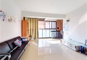 龙外几步之隔：南北通大三房，送舌入户，超高赠送，看中可谈