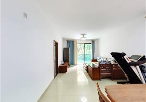 对面体育馆，是福中福开发的高档小区,法式园林景观小区