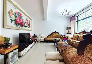 龙泉别墅五房，上下共二层，带花园和私家车位