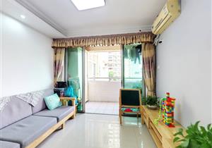 信义假日名城六期 满五年 东南向 精装修  看房方便