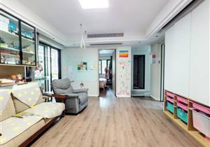 位于罗湖罗湖区凤凰路，物业类型为住宅