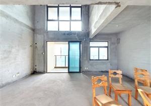 北站旁顶楼复式，上下可做两套，一手毛坯，价格可谈