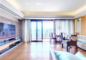 地铁口顶复旺宅，大4房轻豪装修，诚心出售