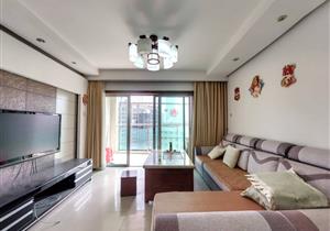 凯丰花园二期，小高层四房，赠送入户，诚心卖，价格可谈