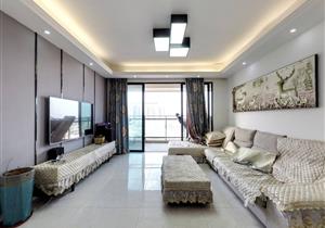 尚水天成五房两厅，采光通风好，精装修，满五年，税费少，价格少