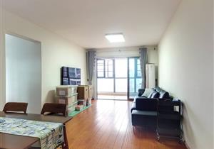 地铁口物业，交通便利，周边配套齐全。住家适宜。