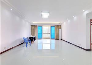 发展兴苑 实用方正五房 送私家车位 业主诚心出售 看房方便