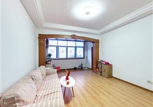 太安地铁口，百仕达，