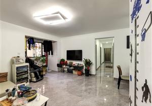 新放盘，新装修，新安湖花园二期，138平方5房，户型通透漂亮