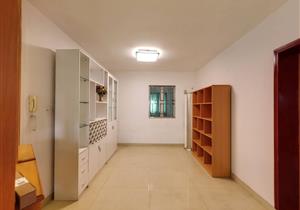 豪华装修，业主诚意卖，价格好谈，看房方便