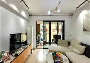 润科华府次新房，精装修，高楼层，保养好，拎包入住