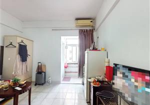 小区们于罗湖区太宁路喜荟城对面的独栋多层住宅，1、2、3层为