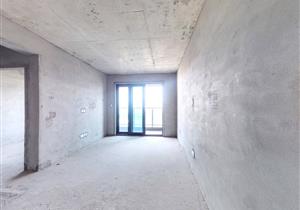 成熟商圈，地铁口附近