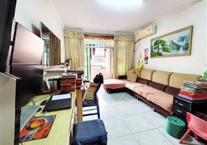 地铁口物业，精装可拎包入住