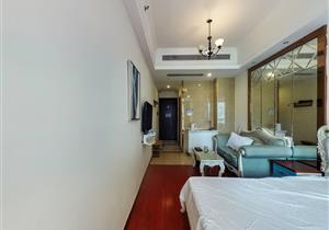 罗湖河心区域，楼下地铁，对面万象城商圈