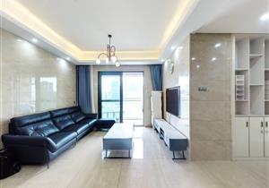 来福士，地铁口，公园上