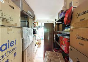 万象天成，满五年，红本在手，业主诚心出售，价格可以聊