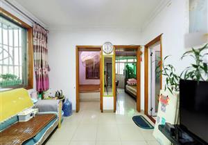 地铁口，精装修，满5年，性价比高，看上价可谈，安静适合住家