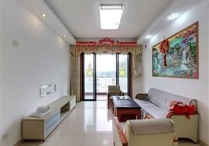 花语岸三房两厅，采光通风好，朝东南，阳台很长，电梯房，税少