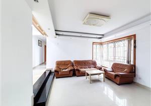 新锦安雅园花园.物业管理严格，园林设计优美户型方正.急卖