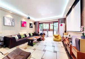 高端低密度小区！南北通透，车位充足物业管理到位