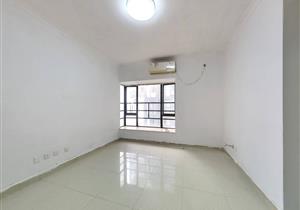 东方明珠城精装4房,地铁口,商业配套成熟,业主诚售,价可谈.