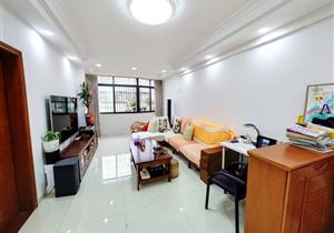 南北通带电梯 房子通透采光好 出门即喜荟城商场