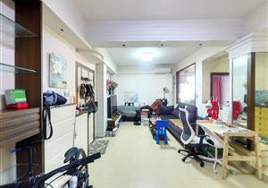 中商花园，精装修三房，户型方正，采光好