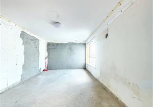 双实，三房二厅，红本在手，户型方正，诚售