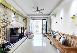 小区采用塔楼、高层建筑风格，绿化高