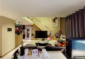 豪华装修，业主诚意卖，价格好谈，看房方便，看海景配套成熟