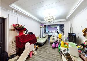 位置安静，周边配套齐全，临近地铁商场，满五唯一业主诚心出售，