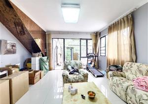 300米宽楼间距高层，视野开阔、采光通风好。户型舒适度高，绝