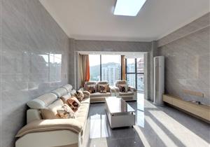 太子山庄顶楼复式新装修诚心出售价格好谈